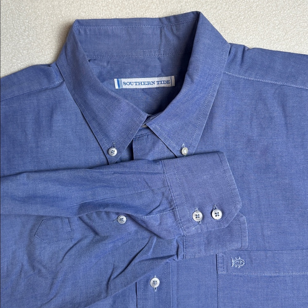 Southern Tide | Button Down | Sullivans Blue Shirt in Men’s size Large